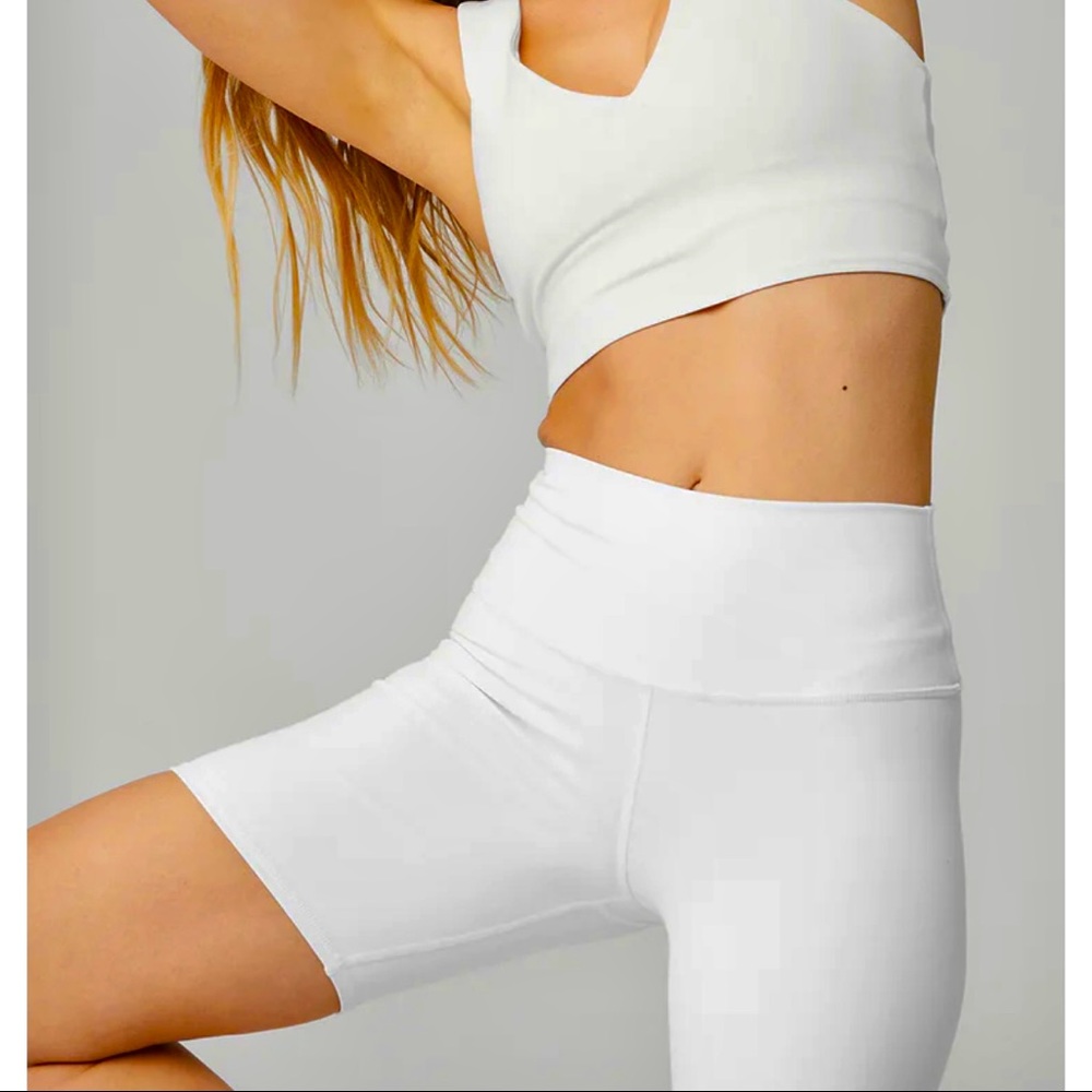 ALO Yoga work out set - size XS top and bottoms. Color: White.